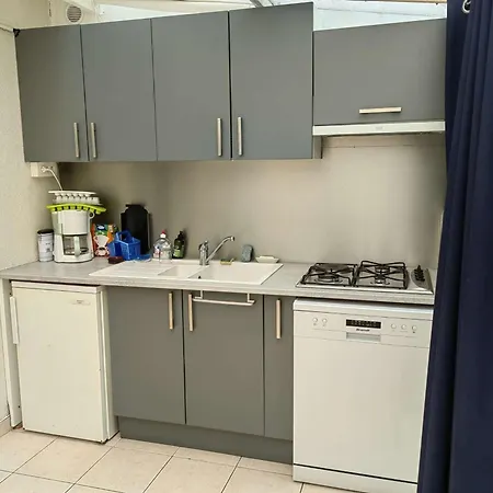 T2 Mezzanine Dans La Pinede, 5 Pers, Piscine - Fr-1-607-77 *