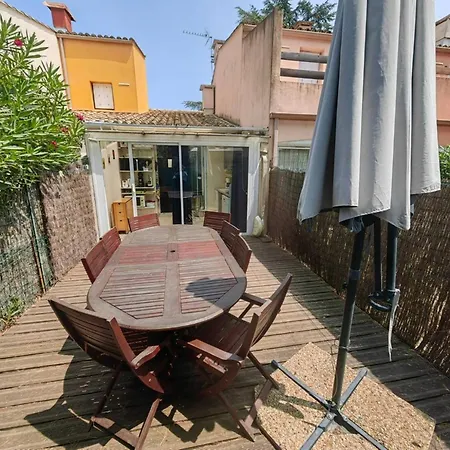 T2 Mezzanine Dans La Pinede, 5 Pers, Piscine - Fr-1-607-77 * 阿格德