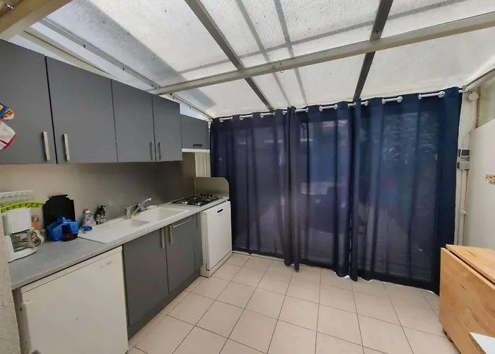 T2 Mezzanine Dans La Pinède, 5 Pers, Piscine - Fr-1-607-77 Appartamento Agde