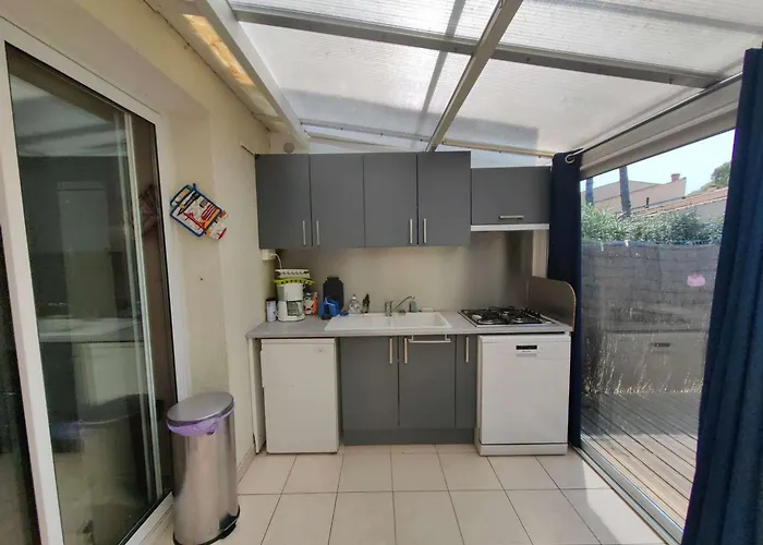 T2 Mezzanine Dans La Pinède, 5 Pers, Piscine - Fr-1-607-77 *