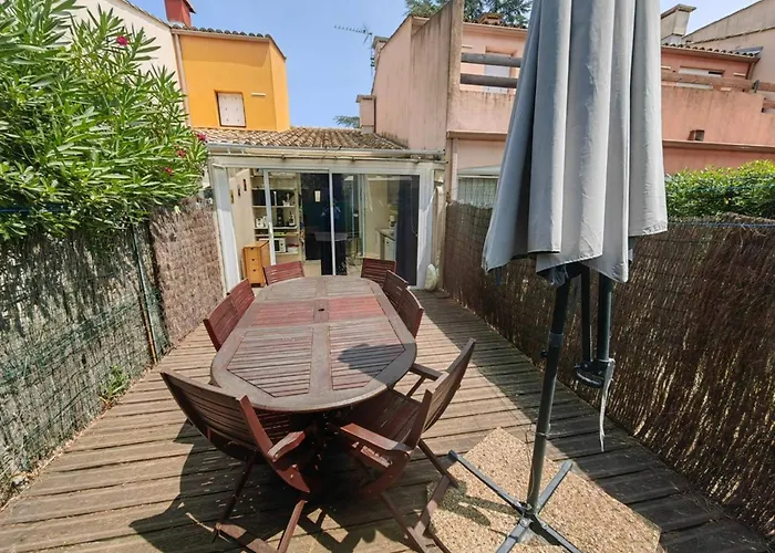 T2 Mezzanine Dans La Pinède, 5 Pers, Piscine - Fr-1-607-77 * Agde